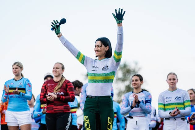 2026 UCI BMX Racing World Championships Picture by Alex Whitehead SWpix.com - 19 07 2026 - Cycling - 2026 UCI BMX Racing World Championships - Brisbane SX International BMX Centre, Brisbane, Australia - Australia s Saya Sakakibara address™ the spectators after racing was cancelled. Brisbane Brisbane SX International BMX Centre Australia Copyright: x xSWpix.comx(t axPhotographyxHubxLtd)xAlexxWhitehead SWpix.comx SWP-3030-15049
