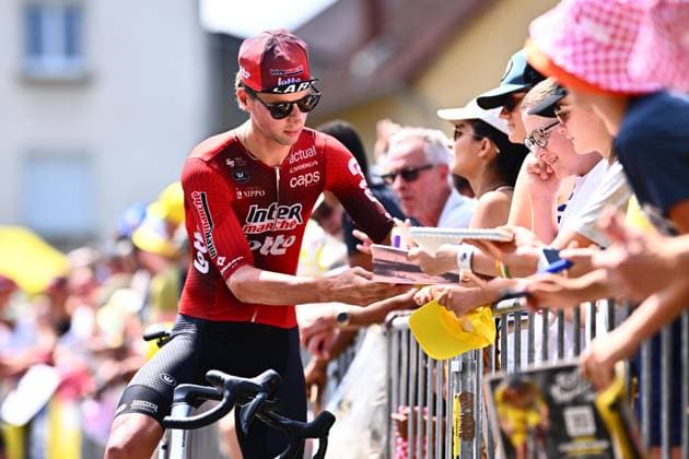 Tour de France 2026 Stage 15 PLATEAU DE SOLAISON, FRANCE - JULY 19 : Artz Huub (NED) of Lotto Intermarche before the start of the race during stage 15 of the 113rd edition of Tour de France an UCI World Tour 2.UWT cycling road race stage for Men Elite of 184 km with start in Champagnole and finish in Plateau de Solaison on July 19, 2026 in Plateau de Solaison, France, 19 07 2026 Plateau de Solaison France  Copyright: xGvgx
