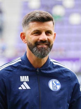 Erz.Aue - Schalke 04 Testspiel Aue, 19.07.2026, eins-Erzgebirgsstadion, Fussball, Testspiel , FC Erzgebirge Aue vs. FC Schalke 04 , Im Bild: Trainer Miron Muslic, Schalke 04 , *** Erz Aue vs. Schalke 04 Friendly Match, Aue, July 19, 2026, at Erzgebirgsstadion, Soccer, Friendly Match, FC Erzgebirge Aue vs. FC Schalke 04, Pictured: Coach Miron Muslic, Schalke 04, Picture Point