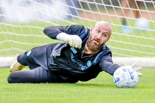 SSC Napoli preseason 2026-27 Napoli s Serbian goalkeeper Vanja Milinkovic Savic during third day SSC Napoli s 2026-27 preseason training camp in val di sole in Trentino, Dimaro Folgarida July, 19 2026. _BPH2269 Copyright: xAntonioxBalascox