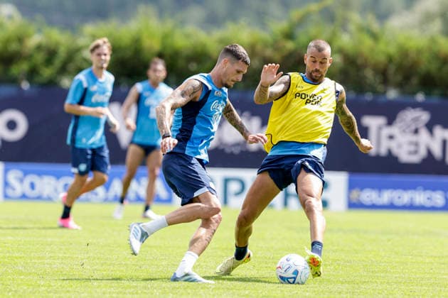 SSC Napoli preseason 2026-27 SSC Napoli™s Spanish defender Rafa Marin and Napoli s Italian defender Leonardo Spinazzola during third day SSC Napoli s 2026-27 preseason training camp in val di sole in Trentino, Dimaro Folgarida July, 19 2026. _BPH3237 Copyright: xAntonioxBalascox