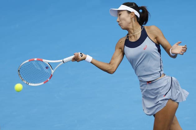 Xinyu Gao of China returns a ball to Linda Fruhvirtova of Czech Republic during the final round of qualifying at the WTA, Tennis Damen 250 Livesport Prague Open on July 19, 2026, Prague, Czech Republic. (CTKxPhoto PavelxLebeda) CTKPhotoF202607190000101  CTKPhotoF202607190000101