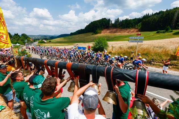 Tour de France 2026 Stage 15 PLATEAU DE SOLAISON, FRANCE - JULY 19 : Illustration picture of the peloton during stage 15 of the 113rd edition of Tour de France an UCI World Tour 2.UWT cycling road race stage for Men Elite of 184 km with start in Champagnole and finish in Plateau de Solaison on July 19, 2026 in Plateau de Solaison, France, 19 07 2026 Plateau de Solaison France  Copyright: xLucaxBettinix