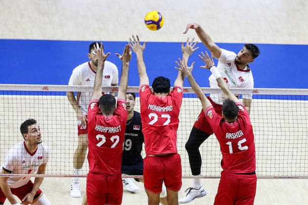 Turkiye v Iran - Men s Volleyball Nations League BELGRADE, SERBIA - JULY 19: Players in action during Men s Volleyball Nations League Week 3 volleyball match between Turkiye and Iran in Belgrade, Serbia on July 19, 2026. Filip Stevanovic Anadolu Belgrade Serbia. Editorial use only. Please get in touch for any other usage.  Copyright: x2026xAnadoluxFilipxStevanovicx