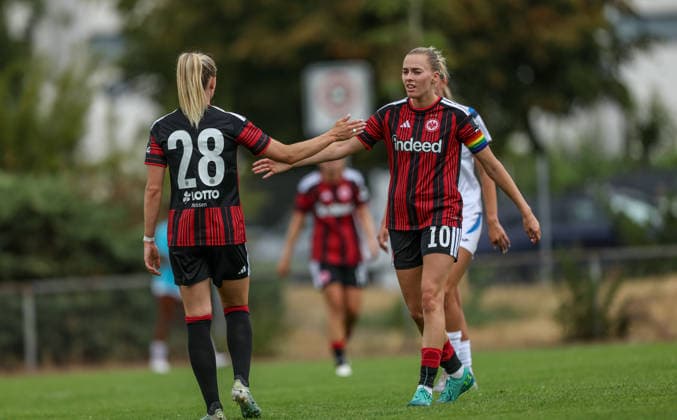 GER, Frankfurt, Eintracht Frankfurt vs SC Sand, Vorbereitung, Fussball, DFB, Spielzeit 2026 2027, Sportanlage Goldstein, Testspiel im Bild v.l.: Rebecka Blomqvist (Eintracht Frankfurt Frauen 28), Laura Freigang (Eintracht Frankfurt Frauen 10), Tor, Jubel und Freude, Emotionen DFB DFL REGULATIONS PROHIBIT ANY USE OF PHOTOGRAPHS AS IMAGE SEQUENCES AND OR QUASI-VIDEO, 19.07.2026 *** GER, Frankfurt, Eintracht Frankfurt vs. SC Sand, Preseason, Soccer, DFB, 2026–2027 Season, Goldstein Sports Complex, Friendly Match: Pictured (from left) Rebecka Blomqvist (Eintracht Frankfurt Women, No. 28), Laura Freigang (Eintracht Frankfurt Women, No. 10), Goal, celebration and joy, emotions. DFB and DFL regulations prohibit any use of photographs as image sequences and or quasi-video. July 19, 2026 Copyright: HMBxMedia HendrikxHamelau