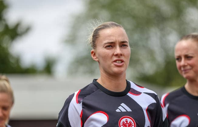 GER, Frankfurt, Eintracht Frankfurt vs SC Sand, Vorbereitung, Fussball, DFB, Spielzeit 2026 2027, Sportanlage Goldstein, Testspiel im Bild: Laura Freigang (Eintracht Frankfurt Frauen 10) DFB DFL REGULATIONS PROHIBIT ANY USE OF PHOTOGRAPHS AS IMAGE SEQUENCES AND OR QUASI-VIDEO, 19.07.2026 *** GER, Frankfurt, Eintracht Frankfurt vs. SC Sand, Preseason, Soccer, DFB, 2026–2027 Season, Goldstein Sports Complex, Friendly Match Photo: Laura Freigang, Eintracht Frankfurt Women’s Team 10. DFB and DFL regulations prohibit any use of photographs as image sequences and or quasi-video. July 19, 2026 Copyright: HMBxMedia HendrikxHamelau