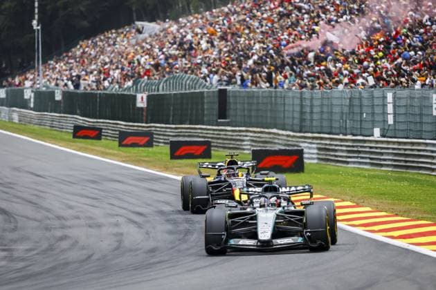 SPA - Andrea Kimi Antonelli (Mercedes-AMG PETRONAS Formula One Team) and Max Verstappen (Oracle Red Bull Racing) during the Belgian Grand Prix race at the Spa-Francorchamps circuit. SEM VAN DER WAL ANP xVIxANPxSportx xxANPxIVx 563838432 originalFilename: 563838432.jpg