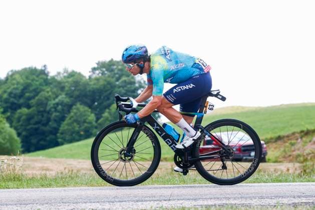 Tour de France 2026 Stage 15 PLATEAU DE SOLAISON, FRANCE - JULY 19 : Gate Aaron (NZL) of XDS Astana Team in action during stage 15 of the 113rd edition of Tour de France an UCI World Tour 2.UWT cycling road race stage for Men Elite of 184 km with start in Champagnole and finish in Plateau de Solaison on July 19, 2026 in Plateau de Solaison, France, 19 07 2026 Plateau de Solaison France  Copyright: xLucaxBettinix