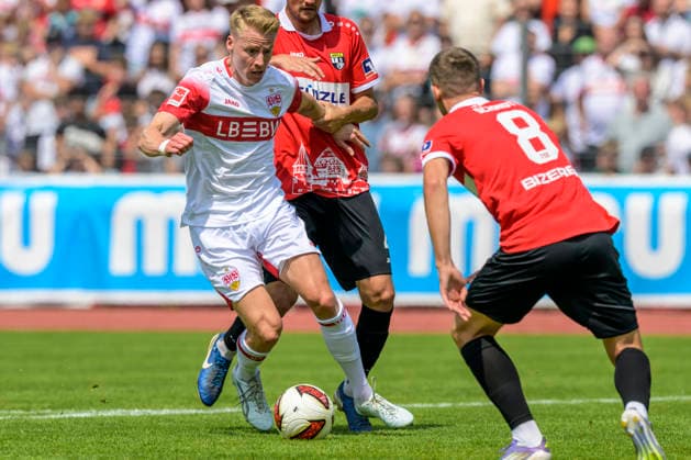 im Bild v.l.: Chris Fuehrich ( 10, VFB Stuttgart), Ferdinand Schmidt ( 08, TSG Balingen), Zweikampf, Action, Kampf, kaempft um den Ball, GER, Balingen Fussball, Testspiel, TSG Balingen vs VfB Stuttgart 19.07.2026, DFB DFL REGULATIONS PROHIBIT ANY USE OF PHOTOGRAPHS AS IMAGE SEQUENCES AND OR QUASI-VIDEO, *** In the photo, from left: Chris Fuehrich 10, VFB Stuttgart; Ferdinand Schmidt 08, TSG Balingen; tackle, action, battle, fighting for the ball, GER, Balingen Soccer, Friendly Match, TSG Balingen vs. VfB Stuttgart, July 19, 2026, DFB and DFL regulations prohibit any use of photographs as image sequences and or quasi-video, Copyright: HMBxMedia UwexKoch