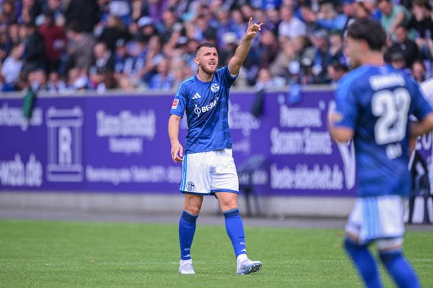 19.07.2026, Fussball, , Saison 2025 2026, Testspiel, FC Erzgebirge Aue - FC Schalke 04, Hasan Kurucay (FC Schalke 04) xRHR-FOTO YYx *** July 19, 2026, Soccer, , 2025–2026 Season, Friendly Match, FC Erzgebirge Aue vs. FC Schalke 04, Hasan Kurucay, FC Schalke 04 xRHR PHOTO YYx Copyright: KROEGER RHR-FOTOx RHR-FOTO YY