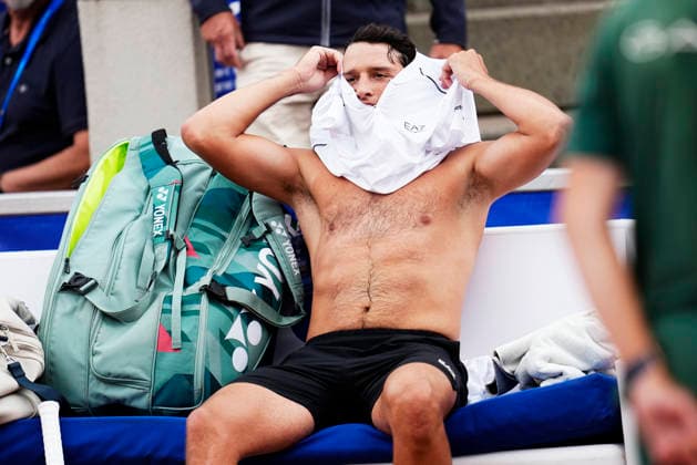BASTAD, SWEDEN 20260719 Italy s Luciano Darderi tears his t-shirt after losing the first set during the men s singles final tennis match between Russia s Andrey Rublev and Italy s Luciano Darderi at the Nordea Open in Bastad. BASTAD SWEDEN x9200x *** BASTAD, SWEDEN 20260719 Italy s Luciano Darderi tears his T-shirt after losing the first set during the men s singles final tennis match between Russia s Andrey Rublev and Italy s Luciano Darderi at the Nordea Open in Bastad, BASTAD, SWEDEN x9200x  Copyright: xBjörnxLarssonxRosvall TTx TENNIS NORDEA OPEN IN BASTAD