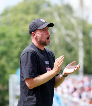 19.07.26 TSG Balingen - VfB Stuttgart Deutschland, Balingen, 19.07.2026, Fussball, Bundesliga, Saison 2026 2027, Testspiel, TSG Balingen - VfB Stuttgart: Sebastian Hoeneß (Trainer VfB Stuttgart). *** July 26, 2019 TSG Balingen vs. VfB Stuttgart Germany, Balingen, July 19, 2026, Soccer, Bundesliga, 2026–2027 Season, Friendly Match, TSG Balingen vs. VfB Stuttgart Sebastian Hoeneß, Coach of VfB Stuttgart