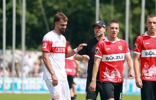 19.07.26 TSG Balingen - VfB Stuttgart Deutschland, Balingen, 19.07.2026, Fussball, Bundesliga, Saison 2026 2027, Testspiel, TSG Balingen - VfB Stuttgart: v.l. Jovan Milosevic (VfB Stuttgart), Sebastian Hoeneß (Trainer VfB Stuttgart). *** July 26, 2019 TSG Balingen vs. VfB Stuttgart Germany, Balingen, July 19, 2026, Soccer, Bundesliga, 2026–2027 season, Friendly match, TSG Balingen vs. VfB Stuttgart; Jovan Milosevic (VfB Stuttgart), Sebastian Hoeneß (Head Coach, VfB Stuttgart)