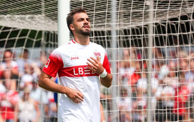 19.07.2026, Deutschland, Balingen, Fußball Bundesliga, Saison 2026 2027, Testspiel, TSG Balingen vs. VfB Stuttgart, Jubel nach dem 0:1 Tor, Torschütze Jovan Milosevic (VfB) *** July 19, 2026, Germany, Balingen, Bundesliga, 2026–2027 season, Friendly match, TSG Balingen vs. VfB Stuttgart, Celebrations after the 0–1 goal, Goal scorer: Jovan Milosevic (VfB)