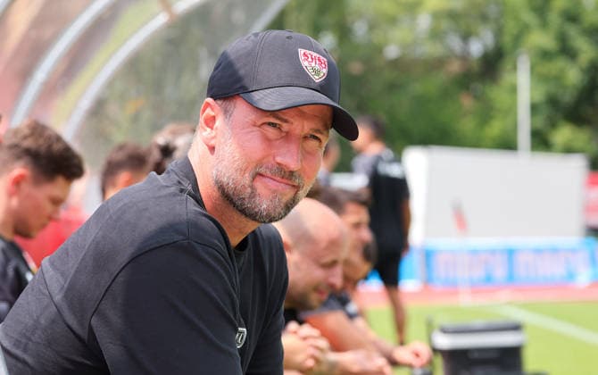 19.07.2026, Deutschland, Balingen, Fußball Bundesliga, Saison 2026 2027, Testspiel, TSG Balingen vs. VfB Stuttgart, VfB Trainer Sebastian Hoeneß *** July 19, 2026, Germany, Balingen, Bundesliga, 2026–2027 season, Friendly match, TSG Balingen vs. VfB Stuttgart, VfB Coach Sebastian Hoeneß
