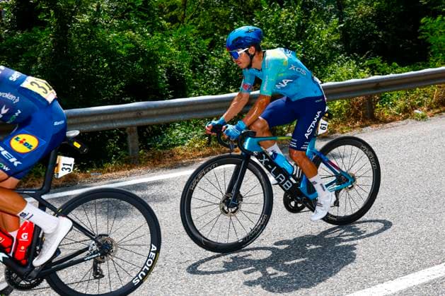 Tour de France 2026 Stage 15 PLATEAU DE SOLAISON, FRANCE - JULY 19 : Higuita Sergio (COL) of XDS Astana Team in action during stage 15 of the 113rd edition of Tour de France an UCI World Tour 2.UWT cycling road race stage for Men Elite of 184 km with start in Champagnole and finish in Plateau de Solaison on July 19, 2026 in Plateau de Solaison, France, 19 07 2026 Plateau de Solaison France  Copyright: xLucaxBettinix