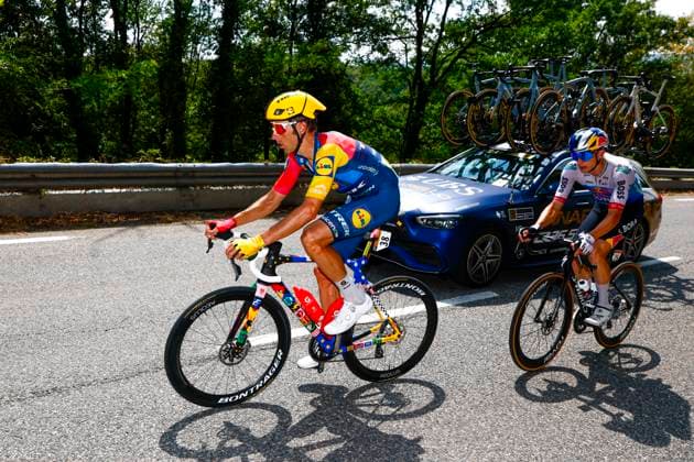 Tour de France 2026 Stage 15 PLATEAU DE SOLAISON, FRANCE - JULY 19 : Verona Carlos (ESP) of Lidl - Trek in action, Lipowitz Florian (GER) of Red Bull BORA Hansgrohe during stage 15 of the 113rd edition of Tour de France an UCI World Tour 2.UWT cycling road race stage for Men Elite of 184 km with start in Champagnole and finish in Plateau de Solaison on July 19, 2026 in Plateau de Solaison, France, 19 07 2026 Plateau de Solaison France  Copyright: xLucaxBettinix