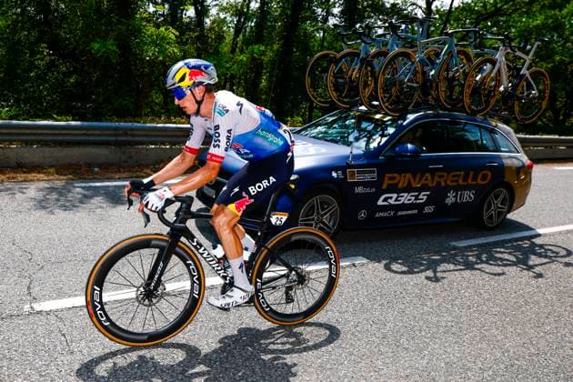 Tour de France 2026 Stage 15 PLATEAU DE SOLAISON, FRANCE - JULY 19 : Lipowitz Florian (GER) of Red Bull - BORA - Hansgrohe in action during stage 15 of the 113rd edition of Tour de France an UCI World Tour 2.UWT cycling road race stage for Men Elite of 184 km with start in Champagnole and finish in Plateau de Solaison on July 19, 2026 in Plateau de Solaison, France, 19 07 2026 Plateau de Solaison France  Copyright: xLucaxBettinix