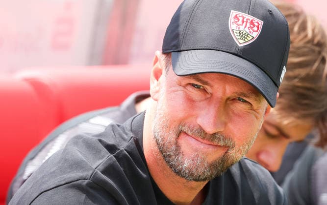 19.07.2026, Deutschland, Balingen, Fußball Bundesliga, Saison 2026 2027, Testspiel, TSG Balingen vs. VfB Stuttgart, VfB Trainer Sebastian Hoeneß *** July 19, 2026, Germany, Balingen, Bundesliga, 2026–2027 season, Friendly match, TSG Balingen vs. VfB Stuttgart, VfB Coach Sebastian Hoeneß