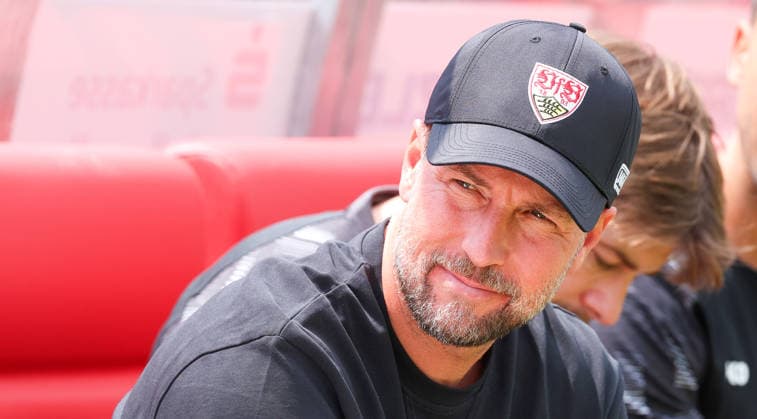 19.07.2026, Deutschland, Balingen, Fußball Bundesliga, Saison 2026 2027, Testspiel, TSG Balingen vs. VfB Stuttgart, VfB Trainer Sebastian Hoeneß *** July 19, 2026, Germany, Balingen, Bundesliga, 2026–2027 season, Friendly match, TSG Balingen vs. VfB Stuttgart, VfB Coach Sebastian Hoeneß