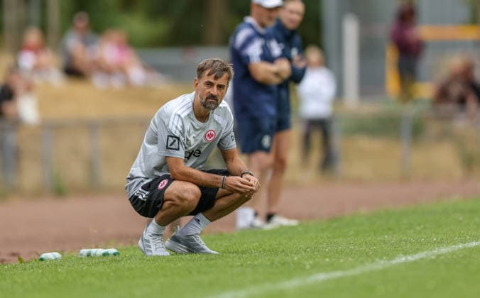 GER, Frankfurt, Eintracht Frankfurt vs SC Sand, Vorbereitung, Fussball, DFB, Spielzeit 2026 2027, Sportanlage Goldstein, Testspiel im Bild: Niko Arnautis (Trainer Eintracht Frankfurt Frauen) DFB DFL REGULATIONS PROHIBIT ANY USE OF PHOTOGRAPHS AS IMAGE SEQUENCES AND OR QUASI-VIDEO, 19.07.2026 *** GER, Frankfurt, Eintracht Frankfurt vs. SC Sand, Preseason, Soccer, DFB, 2026–2027 Season, Goldstein Sports Complex, Photo from the Friendly Match: Niko Arnautis, Coach of Eintracht Frankfurt Women’s Team, DFB, DFL. REGULATIONS PROHIBIT ANY USE OF PHOTOGRAPHS AS IMAGE SEQUENCES AND OR QUASI-VIDEO, July 19, 2026 Copyright: HMBxMedia HendrikxHamelau