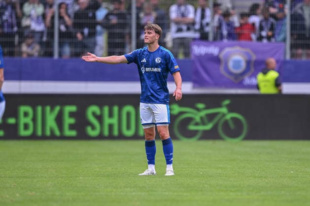 19.07.2026, Fussball, , Saison 2025 2026, Testspiel, FC Erzgebirge Aue - FC Schalke 04, Dylan Leonard (FC Schalke 04) xRHR-FOTO YYx *** July 19, 2026, Soccer, , 2025–2026 Season, Friendly Match, FC Erzgebirge Aue vs. FC Schalke 04, Dylan Leonard, FC Schalke 04 xRHR PHOTO YYx Copyright: KROEGER RHR-FOTOx RHR-FOTO YY