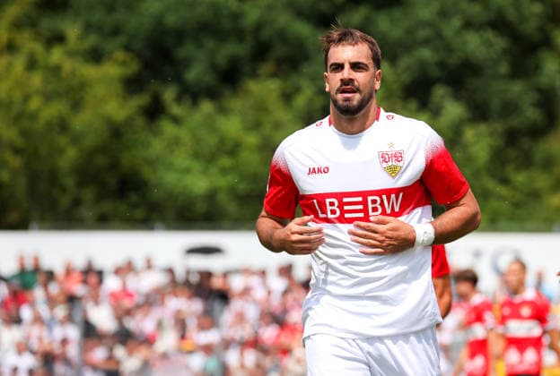 19.07.2026, Deutschland, Balingen, Fußball Bundesliga, Saison 2026 2027, Testspiel, TSG Balingen vs. VfB Stuttgart, Jubel nach dem 0:1 Tor, Torschütze Jovan Milosevic (VfB) *** July 19, 2026, Germany, Balingen, Bundesliga, 2026–2027 season, Friendly match, TSG Balingen vs. VfB Stuttgart, Celebrations after the 0–1 goal, Goal scorer: Jovan Milosevic (VfB)