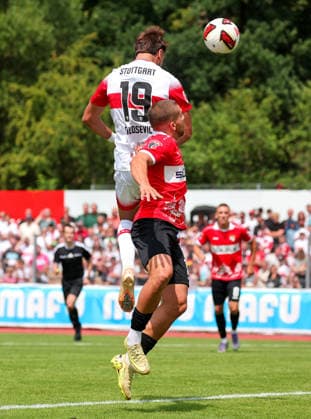 19.07.2026, Deutschland, Balingen, Fußball Bundesliga, Saison 2026 2027, Testspiel, TSG Balingen vs. VfB Stuttgart, 0:1 Tor, Torschütze Jovan Milosevic (VfB) *** July 19, 2026, Germany, Balingen, Bundesliga, 2026–2027 season, Friendly Match, TSG Balingen vs. VfB Stuttgart, 0–1, Goal Scorer: Jovan Milosevic (VfB)