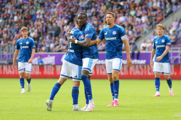 19.07.2026, xtgx, Fussball - Testspiel Erzgebirge Aue - FC Schalke 04 v.l. Bryan Lasme (Schalke, 11) Jubel, Torjubel, jubelt ueber das Tor, celebrate the goal, celebration (DFL DFB REGULATIONS PROHIBIT ANY USE OF PHOTOGRAPHS as IMAGE SEQUENCES and or QUASI-VIDEO) Aue *** July 19, 2026, xtgx, Soccer Friendly: Erzgebirge Aue vs. FC Schalke 04, featuring Bryan Lasme (Schalke), 11 cheers, Goal celebration, cheering the goal, celebrate the goal, celebration DFL DFB REGULATIONS PROHIBIT ANY USE OF PHOTOGRAPHS as IMAGE SEQUENCES and or QUASI-VIDEO Aue
