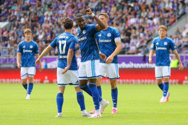 19.07.2026, xtgx, Fussball - Testspiel Erzgebirge Aue - FC Schalke 04 v.l. Bryan Lasme (Schalke, 11) Jubel, Torjubel, jubelt ueber das Tor, celebrate the goal, celebration (DFL DFB REGULATIONS PROHIBIT ANY USE OF PHOTOGRAPHS as IMAGE SEQUENCES and or QUASI-VIDEO) Aue *** July 19, 2026, xtgx, Soccer Friendly: Erzgebirge Aue vs. FC Schalke 04, featuring Bryan Lasme (Schalke), 11 cheers, Goal celebration, cheering the goal, celebrate the goal, celebration DFL DFB REGULATIONS PROHIBIT ANY USE OF PHOTOGRAPHS as IMAGE SEQUENCES and or QUASI-VIDEO Aue