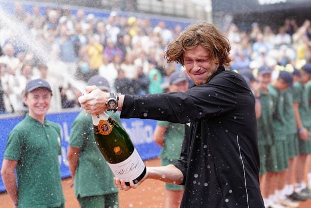 BASTAD, SVERIGE 20260719 Andrey Rublev efter segern i herrarnas singel final i tennismatchen mellan Rysslands Andrey Rublev och Italiens Luciano Darderi i Nordea Open i Bastad. BASTAD SVERIGE x9200x *** BASTAD, SWEDEN 20260719 Andrey Rublev after his victory in the men s singles final of the tennis match between Russia s Andrey Rublev and Italy s Luciano Darderi at the Nordea Open in Bastad BASTAD SWEDEN x9200x  Copyright: xBjörnxLarssonxRosvall TTx TENNIS NORDEA OPEN I BASTAD
