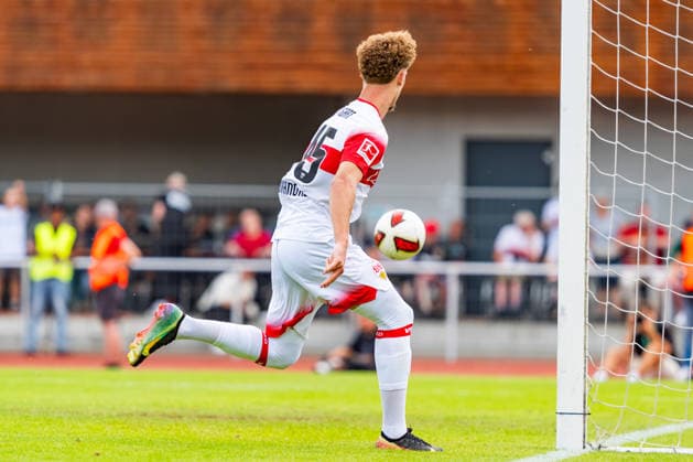 Testspiel: TSG Balingen vs. VfB Stuttgart; 19.07.2026 Balingen, GERMANY - 19. July 2027: Lazar Jovanovic (VfB Stuttgart, 45) bei seinem 5:0 Tor während dem Testspiel zwischen der TSG Balingen und dem VfB Stuttgart in der BIZERBA ARENA, Balingen. *** Friendly Match: TSG Balingen vs. VfB Stuttgart, July 19, 2026, Balingen, GERMANY July 19, 2027 Lazar Jovanovic of VfB Stuttgart, 45, scores his 5-0 goal during the friendly match between TSG Balingen and VfB Stuttgart at the BIZERBA ARENA in Balingen Copyright: xBEAUTIFULxSPORTS Steinx