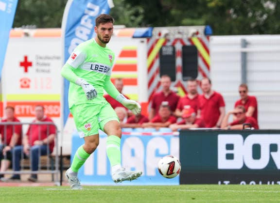19.07.2026, Deutschland, Balingen, Fußball Bundesliga, Saison 2026 2027, Testspiel, TSG Balingen vs. VfB Stuttgart, Dennis Seimen (VfB) *** July 19, 2026, Germany, Balingen, Bundesliga, 2026–2027 season, Friendly match, TSG Balingen vs. VfB Stuttgart, Dennis Seimen (VfB)