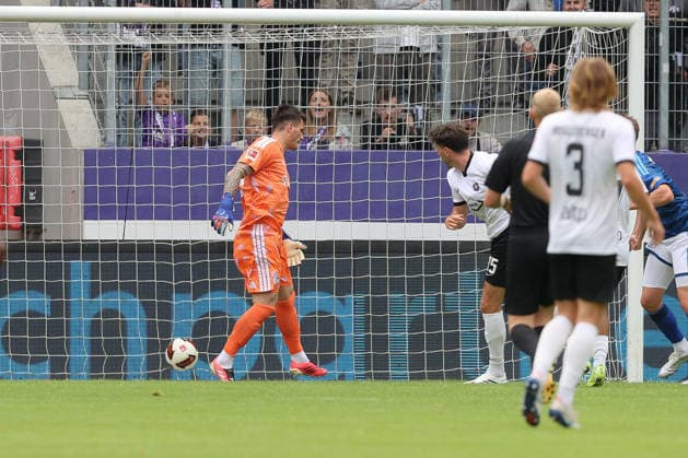 19.07.2026, xtgx, Fussball - Testspiel Erzgebirge Aue - FC Schalke 04 v.l. Tor zum 2:4 durch Marcel Bär (Aue, 15) (DFL DFB REGULATIONS PROHIBIT ANY USE OF PHOTOGRAPHS as IMAGE SEQUENCES and or QUASI-VIDEO) Aue *** July 19, 2026, xtgx, Soccer Friendly Match: Erzgebirge Aue vs. FC Schalke 04 – Goal making the score 2–4 by Marcel Bär (Aue), 15 DFL DFB REGULATIONS PROHIBIT ANY USE OF PHOTOGRAPHS AS IMAGE SEQUENCES AND OR QUASI-VIDEO (Aue)