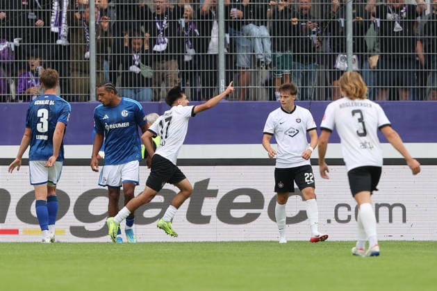 19.07.2026, xtgx, Fussball - Testspiel Erzgebirge Aue - FC Schalke 04 v.l. Aue Jubel, Torjubel, jubelt ueber das Tor, celebrate the goal, celebration (DFL DFB REGULATIONS PROHIBIT ANY USE OF PHOTOGRAPHS as IMAGE SEQUENCES and or QUASI-VIDEO) Aue *** July 19, 2026, xtgx, Soccer Friendly Match: Erzgebirge Aue vs. FC Schalke 04, Aue Cheering, Goal celebration, cheering over the goal, celebrate the goal, celebration DFL DFB REGULATIONS PROHIBIT ANY USE OF PHOTOGRAPHS as IMAGE SEQUENCES and or QUASI-VIDEO Aue