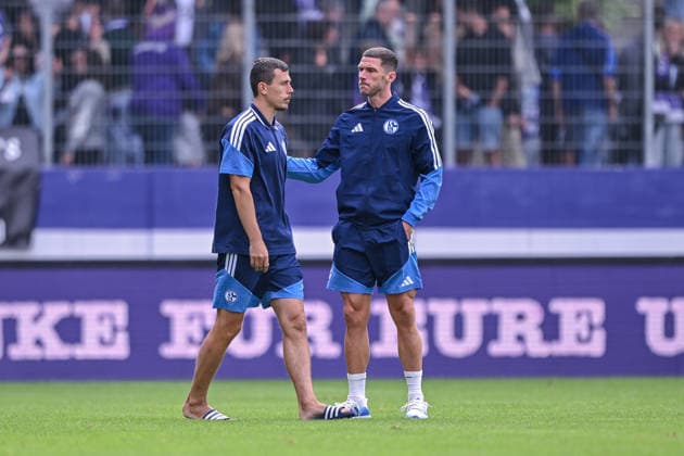 19.07.2026, Fussball, , Saison 2025 2026, Testspiel, FC Erzgebirge Aue - FC Schalke 04, Ron Schallenberg (FC Schalke 04), Robin Gosens (FC Schalke 04) xRHR-FOTO YYx *** July 19, 2026, Soccer, , 2025–2026 Season, Friendly Match, FC Erzgebirge Aue vs. FC Schalke 04, Ron Schallenberg (FC Schalke 04), Robin Gosens (FC Schalke 04) xRHR PHOTO YYx Copyright: KROEGER RHR-FOTOx RHR-FOTO YY