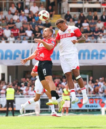 19.07.2026, Deutschland, Balingen, Fußball Bundesliga, Saison 2026 2027, Testspiel, TSG Balingen vs. VfB Stuttgart, v.l. Jonas Brändle (TSG), Nikolas Nartey (VfB) *** July 19, 2026, Germany, Balingen, Bundesliga, 2026–2027 season, Friendly match, TSG Balingen vs. VfB Stuttgart, from left: Jonas Brändle (TSG), Nikolas Nartey (VfB)