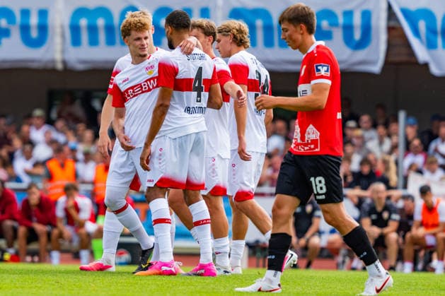 Testspiel: TSG Balingen vs. VfB Stuttgart; 19.07.2026 Balingen, GERMANY - 19. July 2027: Torjubel um Torschütze Lazar Jovanovic (VfB Stuttgart, 45) nach seinem 6:0 Tor während dem Testspiel zwischen der TSG Balingen und dem VfB Stuttgart in der BIZERBA ARENA, Balingen. *** Friendly Match: TSG Balingen vs. VfB Stuttgart, July 19, 2026, Balingen, GERMANY July 19, 2027 Fans celebrate with VfB Stuttgart goal scorer Lazar Jovanovic, 45, after his 6-0 goal during the friendly match between TSG Balingen and VfB Stuttgart at the BIZERBA ARENA in Balingen Copyright: xBEAUTIFULxSPORTS Steinx