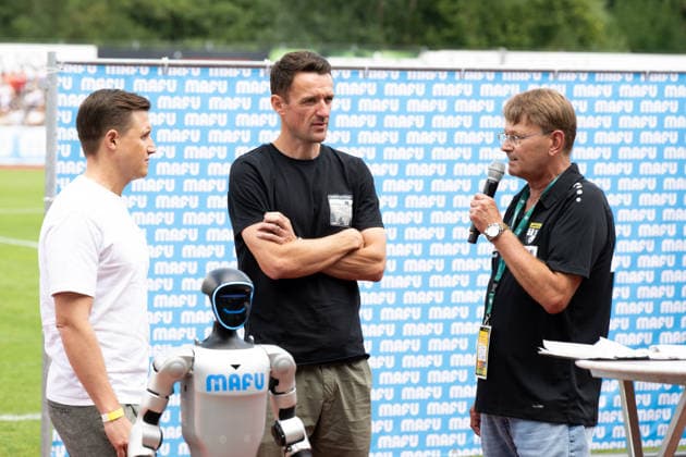 Christian Gentner, (VFB Stuttgart, Sportdirektor), im Interview, TSG Balingen vs. VFB Stuttgart, Fussball, Testspiel, Saison 2026 2027, 19.07.2026 Eibner-Pressefoto Andreas Ulmer TSG Balingen vs. VFB Stuttgart, Fussball, Testspiel, Saison 2026 2027, 19.07.2026 Balingen *** Christian Gentner, VFB Stuttgart, sporting director, in an interview, TSG Balingen vs. VFB Stuttgart, soccer, friendly match, 2026–2027 season, July 19, 2026, Eibner Press Photo, Andreas Ulmer, TSG Balingen vs. VFB Stuttgart, soccer, exhibition match, 2026–2027 season, July 19, 2026, Balingen Copyright: xEibner-Pressefoto AndreasxUlmerx EP_AUR