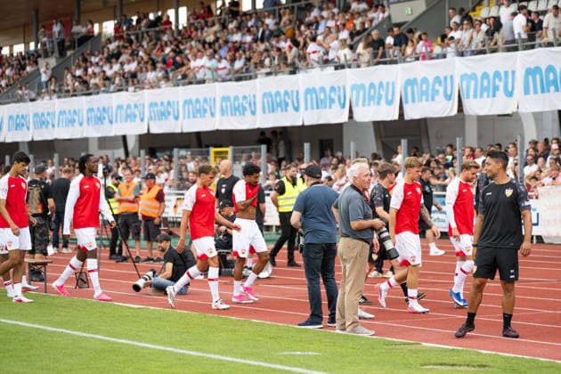 Die Arena ist gut gefuellt, der VFB Stuttgart macht es moeglich, vorne Chris Fuehrich (VFB Stuttgart, 10), und etwas dahinter Grischa Proemel, (VFB Stuttgart, 21), TSG Balingen vs. VFB Stuttgart, Fussball, Testspiel, Saison 2026 2027, 19.07.2026 Eibner-Pressefoto Andreas Ulmer TSG Balingen vs. VFB Stuttgart, Fussball, Testspiel, Saison 2026 2027, 19.07.2026 Balingen *** The arena is packed; VFB Stuttgart is making it happen, with Chris Fuehrich (VFB Stuttgart, 10) up front and Grischa Proemel (VFB Stuttgart) slightly behind him, 21, TSG Balingen vs. VFB Stuttgart, soccer, friendly match, 2026–2027 season, July 19, 2026, Eibner Press Photo by Andreas Ulmer, TSG Balingen vs. VFB Stuttgart, soccer, friendly match, 2026–2027 season, July 19, 2026, Balingen Copyright: xEibner-Pressefoto AndreasxUlmerx EP_AUR