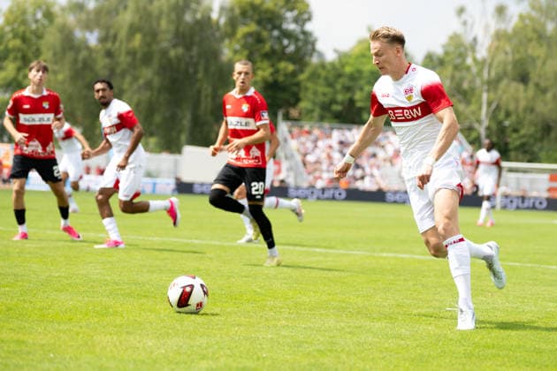 Chris Fuehrich (VFB Stuttgart, 10), am Fluegel, TSG Balingen vs. VFB Stuttgart, Fussball, Testspiel, Saison 2026 2027, 19.07.2026 Eibner-Pressefoto Andreas Ulmer TSG Balingen vs. VFB Stuttgart, Fussball, Testspiel, Saison 2026 2027, 19.07.2026 Balingen *** Chris Fuehrich, VFB Stuttgart, No. 10, on the wing, TSG Balingen vs. VFB Stuttgart, soccer, exhibition match, 2026–2027 season, July 19, 2026, Eibner Press Photo, Andreas Ulmer, TSG Balingen vs. VFB Stuttgart, soccer, friendly match, 2026–2027 season, July 19, 2026, Balingen Copyright: xEibner-Pressefoto AndreasxUlmerx EP_AUR