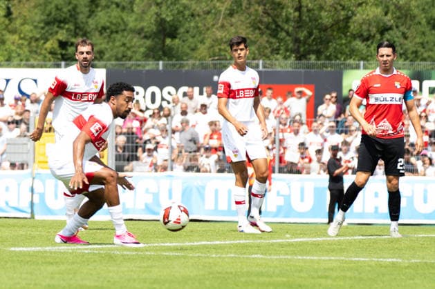 Tiago Barreiros de Melo Tomas (VFB Stuttgart, 08) mit einem Abschluss TSG Balingen vs. VFB Stuttgart, Fussball, Testspiel, Saison 2026 2027, 19.07.2026 Eibner-Pressefoto Andreas Ulmer TSG Balingen vs. VFB Stuttgart, Fussball, Testspiel, Saison 2026 2027, 19.07.2026 Balingen *** Tiago Barreiros de Melo Tomas VFB Stuttgart, 08 taking a shot TSG Balingen vs. VFB Stuttgart, soccer, exhibition match, 2026–2027 season, July 19, 2026 Eibner Press Photo Andreas Ulmer TSG Balingen vs. VFB Stuttgart, soccer, friendly match, 2026–2027 season, July 19, 2026 Balingen Copyright: xEibner-Pressefoto AndreasxUlmerx EP_AUR
