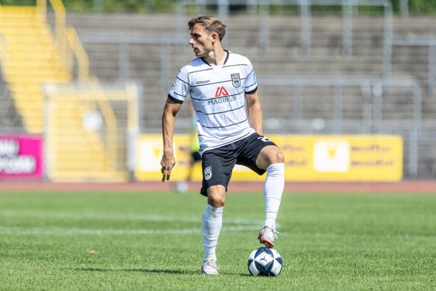 SSV Ulm 1846 Fußball vs FC Bayern München II, Fussball, Freundschaftsspiel, Saisoneröffnung SSV Ulm 1846 Fußball, Donaustadion Ulm 19.07.26 Freisteller Einzelbild Alexander Kopf (SSV Ulm 1846 Fußball, 20) SSV Ulm 1846 Fußball vs FC Bayern München II, Fussball, Freundschaftsspiel, Saisoneröffnung SSV Ulm 1846 Fußball, Donaustadion Ulm 19.07.26 Foto: Lucca Fundel Ulm Donaustadion Baden-Württemberg Deutschland *** SSV Ulm 1846 Soccer vs. FC Bayern Munich II, Soccer, Friendly Match, SSV Ulm 1846 Soccer Season Opener, Donaustadion Ulm, July 26, 2019, cropped single image by Alexander Kopf, SSV Ulm 1846 Soccer, 20 SSV Ulm 1846 Soccer vs. FC Bayern Munich II, Soccer, Friendly Match, SSV Ulm 1846 Soccer Season Opener, Donaustadion Ulm, July 26, 2019, Photo by Lucca Fundel, Ulm, Donaustadion, Baden-Württemberg, Germany