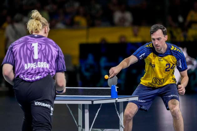 v.li.: Mikael Appelgren (Torwart, Team Apfel, 1) und Patrick Groetzki (Team Johnny, 24) spielen Tischtennis um den Anwurf im dritten Drittel, Aktion, Action, Spielszene, 19.07.2026, Mannheim (Deutschland), Handball, The Final Roar, Team Johnny - Team Apfel *** From left: Mikael Appelgren, goalkeeper, Team Apfel, 1, and Patrick Groetzki, Team Johnny, 24, play table tennis for the opening throw in the third period; action, game scene, July 19, 2026, Mannheim, Germany, handball, The Final Roar, Team Johnny vs. Team Apfel xozx