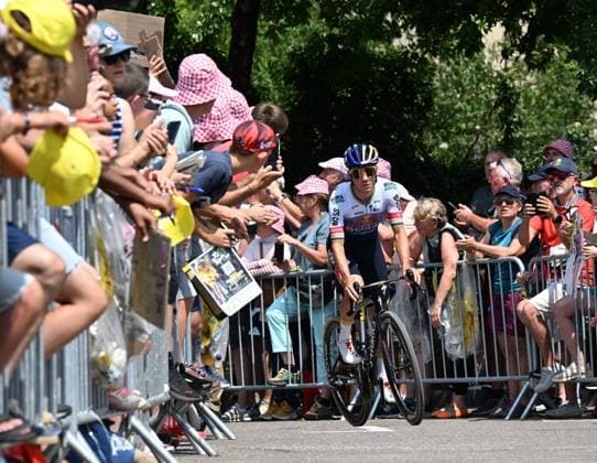 15e étape du tour de France, Champagnole, 19 juillet 2026. PHOTOPQR LE PROGRES Philippe TRIAS - 19 07 2026 - 15e étape du tour de France, Champagnole, 19 juillet 2026. -15e étape du tour de France, Champganole Plateau de Solaison. Remco Evenepoel, arrive à la présentation des équipes. - CYCLING TOUR DE FRANCE STAGE 15 stage 15 of the 2026 Tour de France cycling race, a stage of 184km from Champagnole to Plateau de Solaison, on Sunday 19 July 2026. The 113th edition of the Tour de France starts on Saturday 4 July in Barcelona, Spain, and will finish in Paris, France on the 26th of July. Jura Franche-Comté France  Copyright: xPHOTOPQR LExPROGRES MAXPPPxPhilippexTRIASx 20260719LPL8294 20260719LPL8294