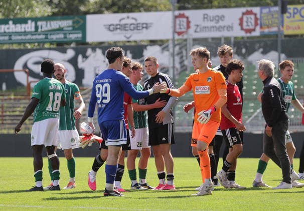 Abpfiff Torhueter Finn Boehmker (VfB Luebeck) und Kaltenkirchens Luca Adler Fussball, Herren, Saison 2026 2027, SHFV-Pokal Achtelfinale, VfB Luebeck gegen Kaltenkirchener TS , 4-1 DFL REGULATIONS PROHIBIT ANY USE OF PHOTOGRAPHS AS IMAGE SEQUENCES AND OR QUASI-VIDEO. *** Final whistle: Goalkeeper Finn Boehmker of VfB Lübeck and Luca Adler of Kaltenkirchen. Soccer, Men s, 2026–2027 season, SHFV Cup Round of 16, VfB Lübeck vs. Kaltenkirchener TS, 4–1. DFL regulations prohibit any use of photographs as image sequences and or quasi-video.