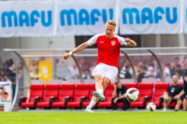 Testspiel: TSG Balingen vs. VfB Stuttgart; 19.07.2026 Balingen, GERMANY - 19. July 2027: Chris Führich (VfB Stuttgart, 10) während dem dem Warmup vor Testspiel zwischen der TSG Balingen und dem VfB Stuttgart in der BIZERBA ARENA, Balingen. *** Friendly Match: TSG Balingen vs. VfB Stuttgart, July 19, 2026, Balingen, GERMANY July 19, 2027 Chris Führich of VfB Stuttgart, No. 10, during the warm-up before the friendly match between TSG Balingen and VfB Stuttgart at the BIZERBA ARENA in Balingen Copyright: xBEAUTIFULxSPORTS Steinx