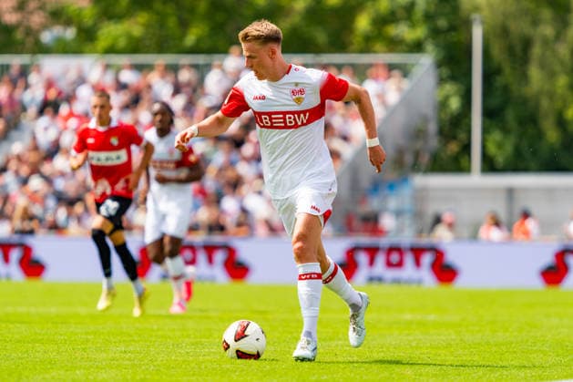 Testspiel: TSG Balingen vs. VfB Stuttgart; 19.07.2026 Balingen, GERMANY - 19. July 2027: Jovan Milosevic (VfB Stuttgart, 19) während dem Testspiel zwischen der TSG Balingen und dem VfB Stuttgart in der BIZERBA ARENA, Balingen. *** Friendly Match: TSG Balingen vs. VfB Stuttgart, July 19, 2026, Balingen, GERMANY July 19, 2027 Jovan Milosevic, VfB Stuttgart, 19, during the friendly match between TSG Balingen and VfB Stuttgart at the BIZERBA ARENA in Balingen Copyright: xBEAUTIFULxSPORTS Steinx