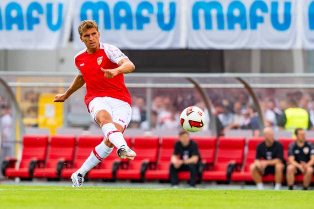 Testspiel: TSG Balingen vs. VfB Stuttgart; 19.07.2026 Balingen, GERMANY - 19. July 2027: Grischa Prömel (VfB Stuttgart, 21) während Warmup vor dem Testspiel zwischen der TSG Balingen und dem VfB Stuttgart in der BIZERBA ARENA, Balingen. *** Friendly Match: TSG Balingen vs. VfB Stuttgart, July 19, 2026, Balingen, GERMANY July 19, 2027 Grischa Prömel VfB Stuttgart, 21, during warm-ups before the friendly match between TSG Balingen and VfB Stuttgart at the BIZERBA ARENA, Balingen Copyright: xBEAUTIFULxSPORTS Steinx