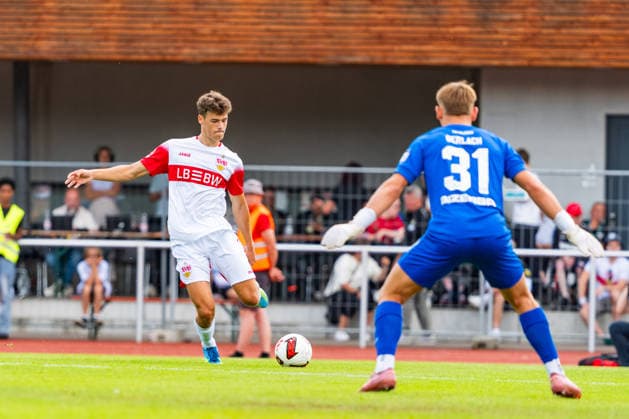 Testspiel: TSG Balingen vs. VfB Stuttgart; 19.07.2026 Balingen, GERMANY - 19. July 2027: Lauri Penna (VfB Stuttgart, 49) während dem Testspiel zwischen der TSG Balingen und dem VfB Stuttgart in der BIZERBA ARENA, Balingen. *** Friendly Match: TSG Balingen vs. VfB Stuttgart, July 19, 2026, Balingen, GERMANY; July 19, 2027, Lauri Penna, VfB Stuttgart, 49, during the friendly match between TSG Balingen and VfB Stuttgart at the BIZERBA ARENA, Balingen Copyright: xBEAUTIFULxSPORTS Steinx